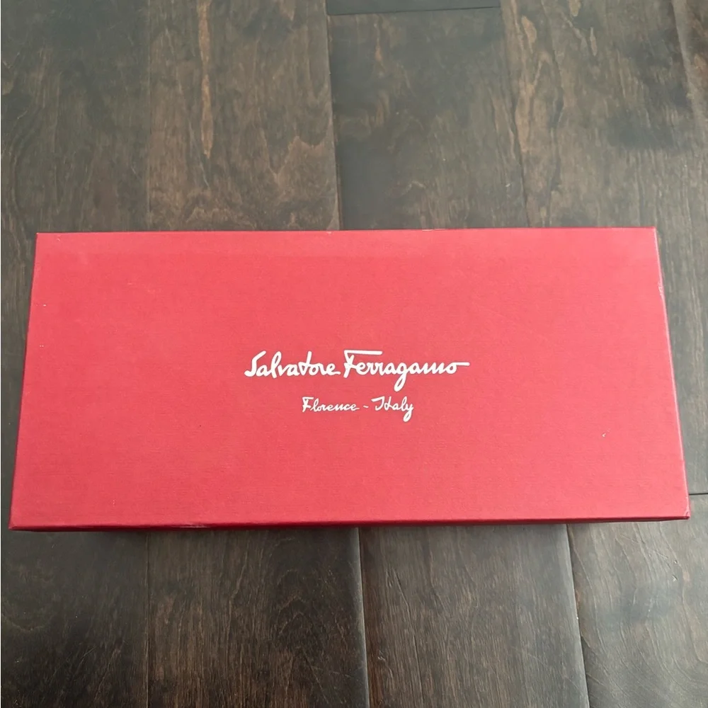 Salvatore Ferragamo Blush Nude Patent Leather Vara Bow Pumps - Picture 5 of 12